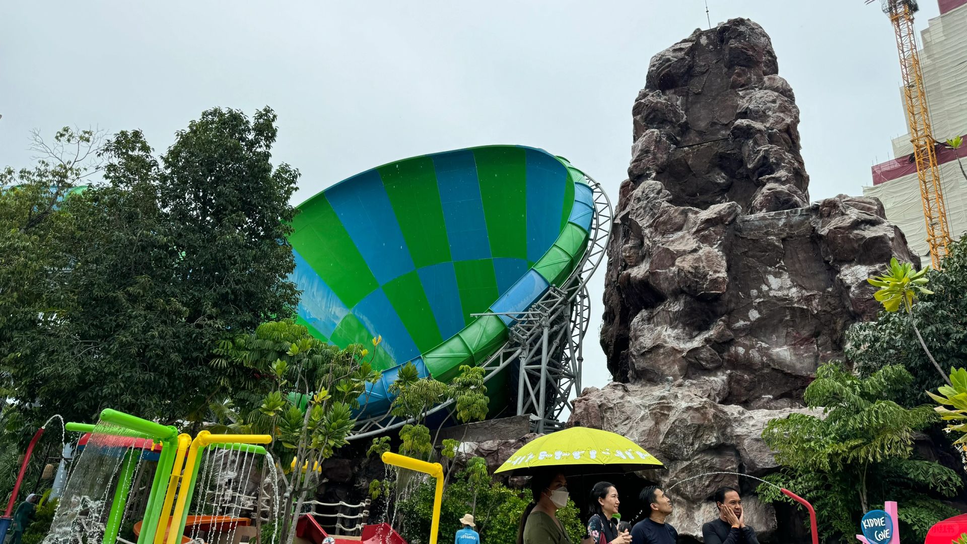 Hua Hin-Hua Hin Holiday Inn Hotel?, a resort with a water park suitable for family travel