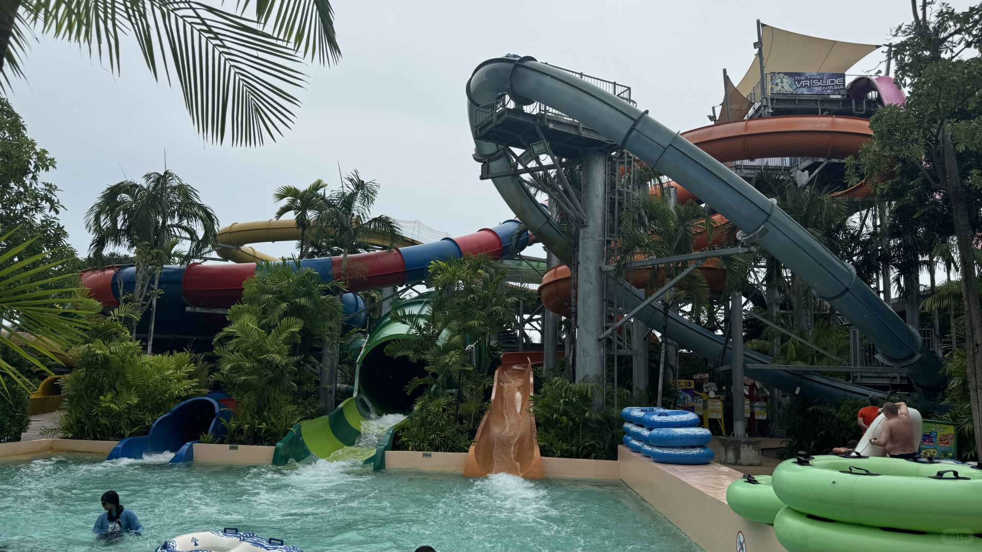 Hua Hin-Hua Hin Holiday Inn Hotel?, a resort with a water park suitable for family travel