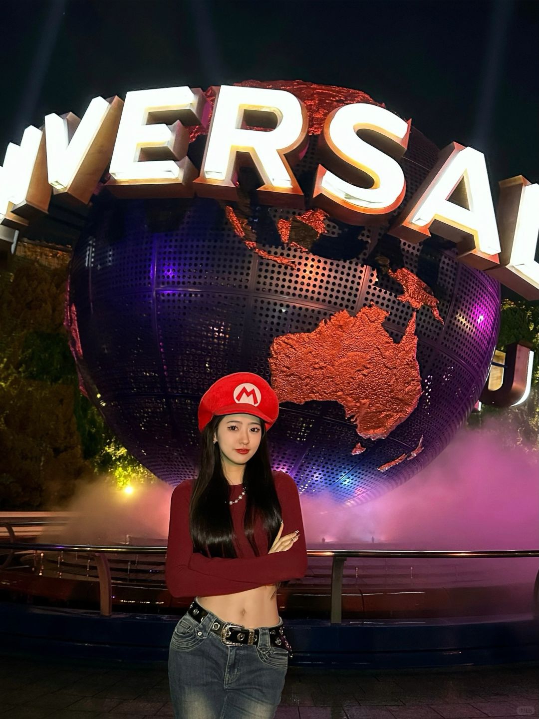 Osaka-Traveling to Universal Studios Osaka?, taking photos with lots of Mario