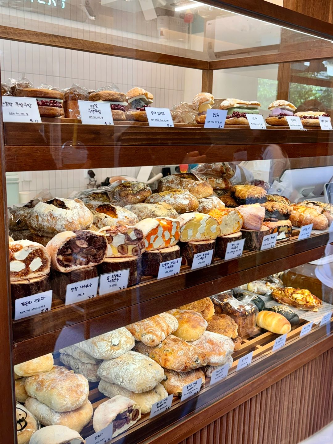Seoul-18 must-try restaurants in Seoul that you won't regret visiting. You can find them on Google Maps