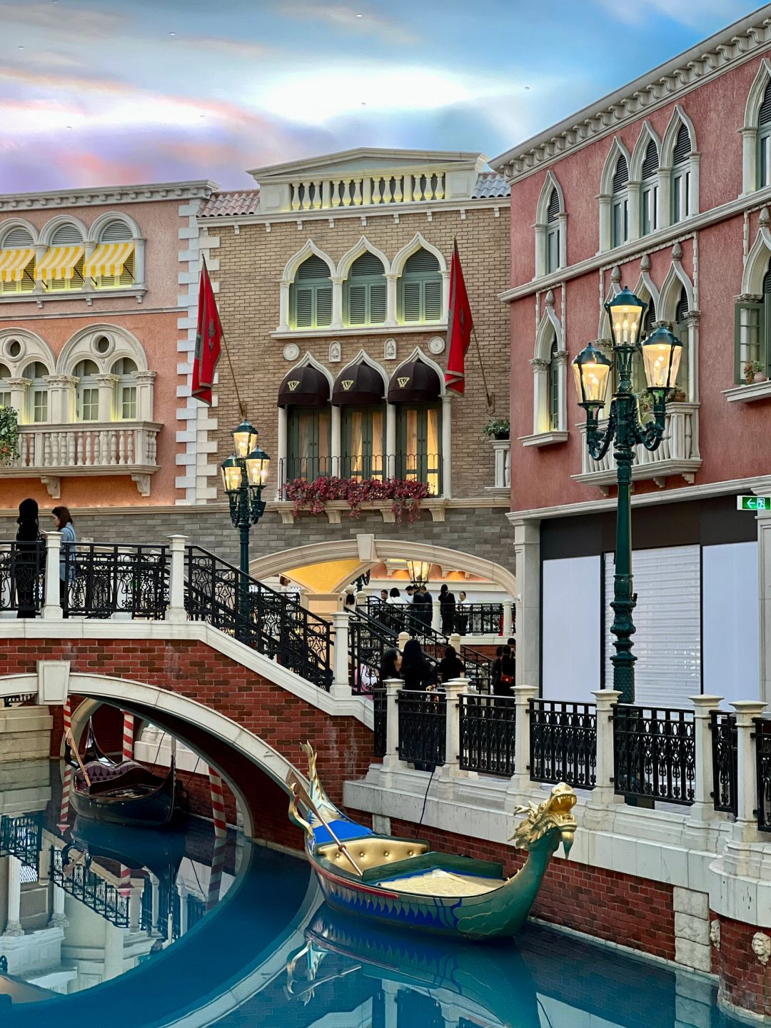 Macao-The world is a huge playground?, Macau travel city street scene