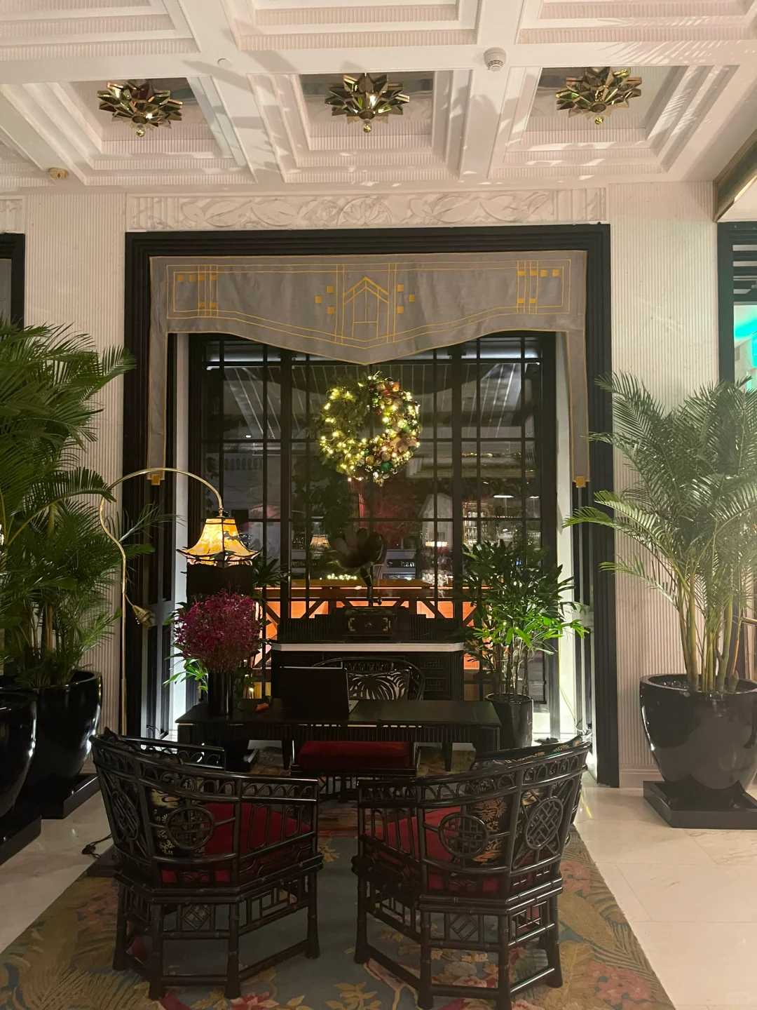 Hanoi-Drinking time in the Capella Hotel Hanoi lounge, recommend CHANEL'S INFLUENCE