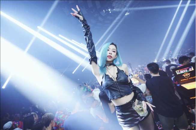 Pattaya-World house, the most powerful nightclub in Pattaya, introduce friends of the opposite sex