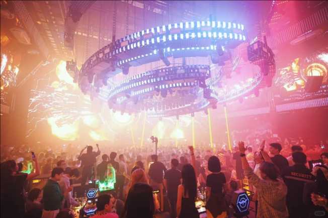 Pattaya-World house, the most powerful nightclub in Pattaya, introduce friends of the opposite sex