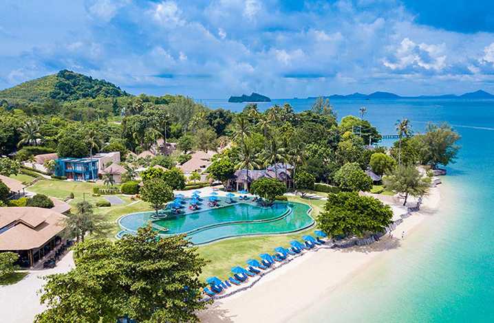 Phuket-Naka Island??‍♀️ Resort in Phuket has an unparalleled sea view that makes you want to sleep