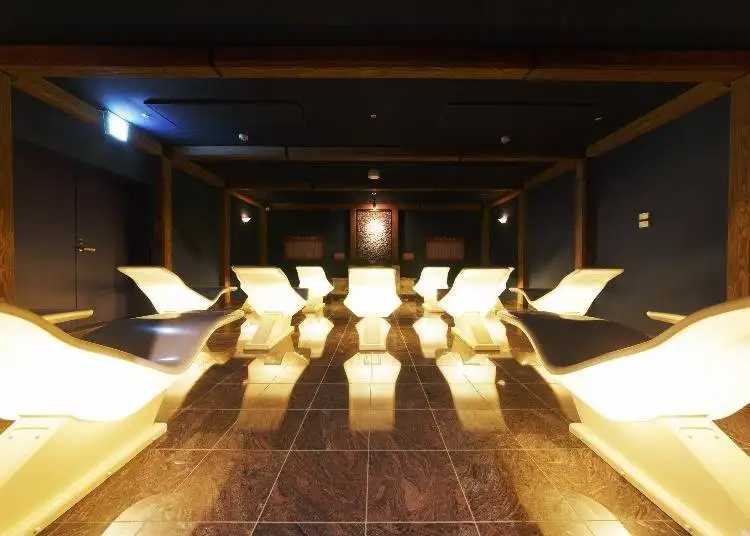 Osaka-Osaka Spa World is a recreational facility that brings together various hot springs