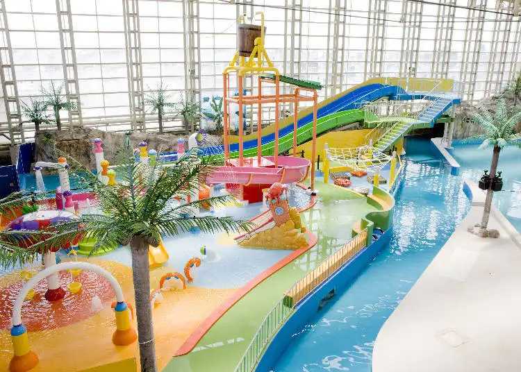 Osaka-Osaka Spa World is a recreational facility that brings together various hot springs