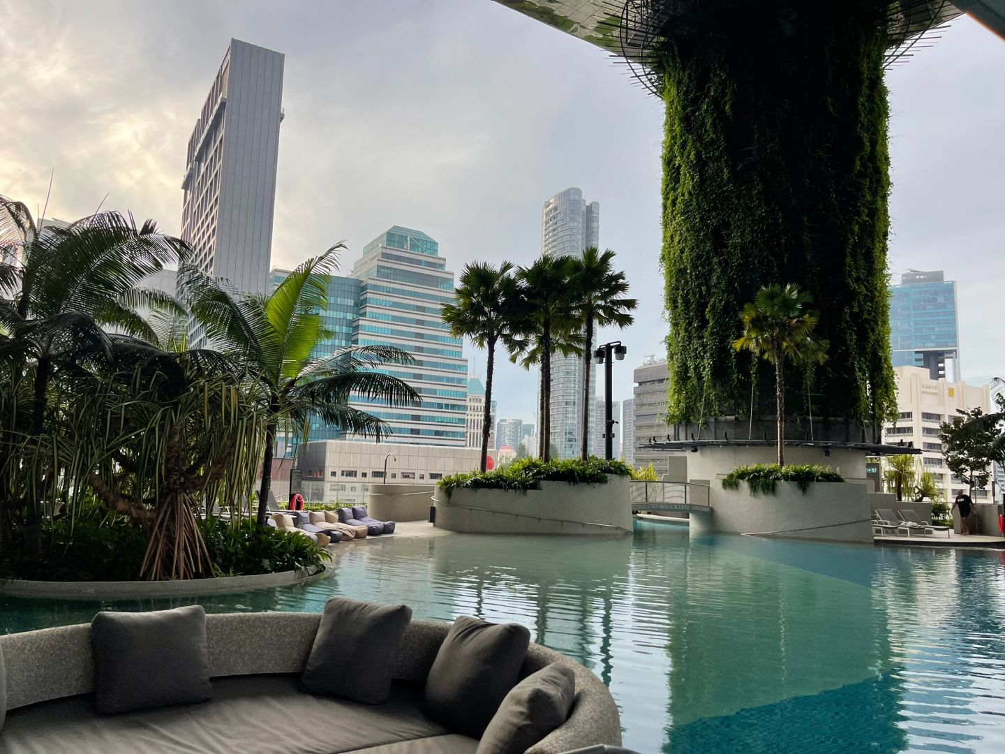 Singapore-Pan Pacific Hotel Orchard Road, Singapore, the garden design here is amazing