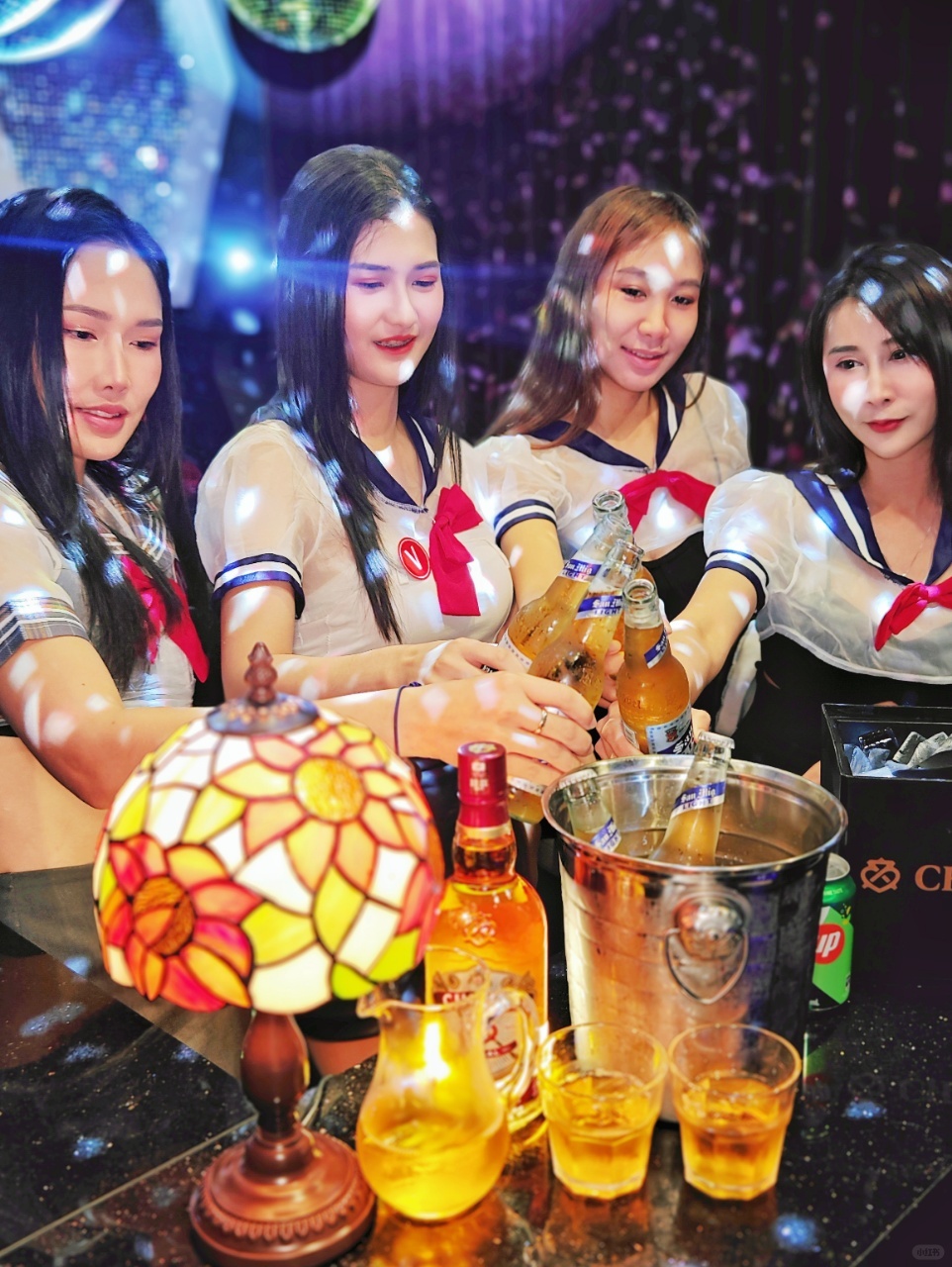 Macao-Macau nightlife ✨ starts from Crystal Box morning whiskey dance floor bar ?