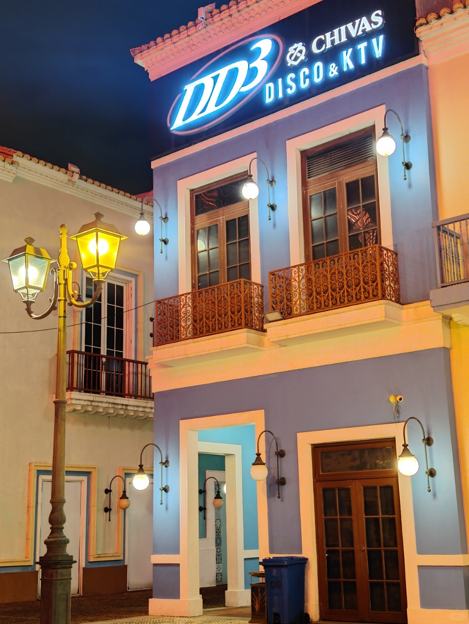 Macao-Macau nightlife ✨ starts from Crystal Box morning whiskey dance floor bar ?