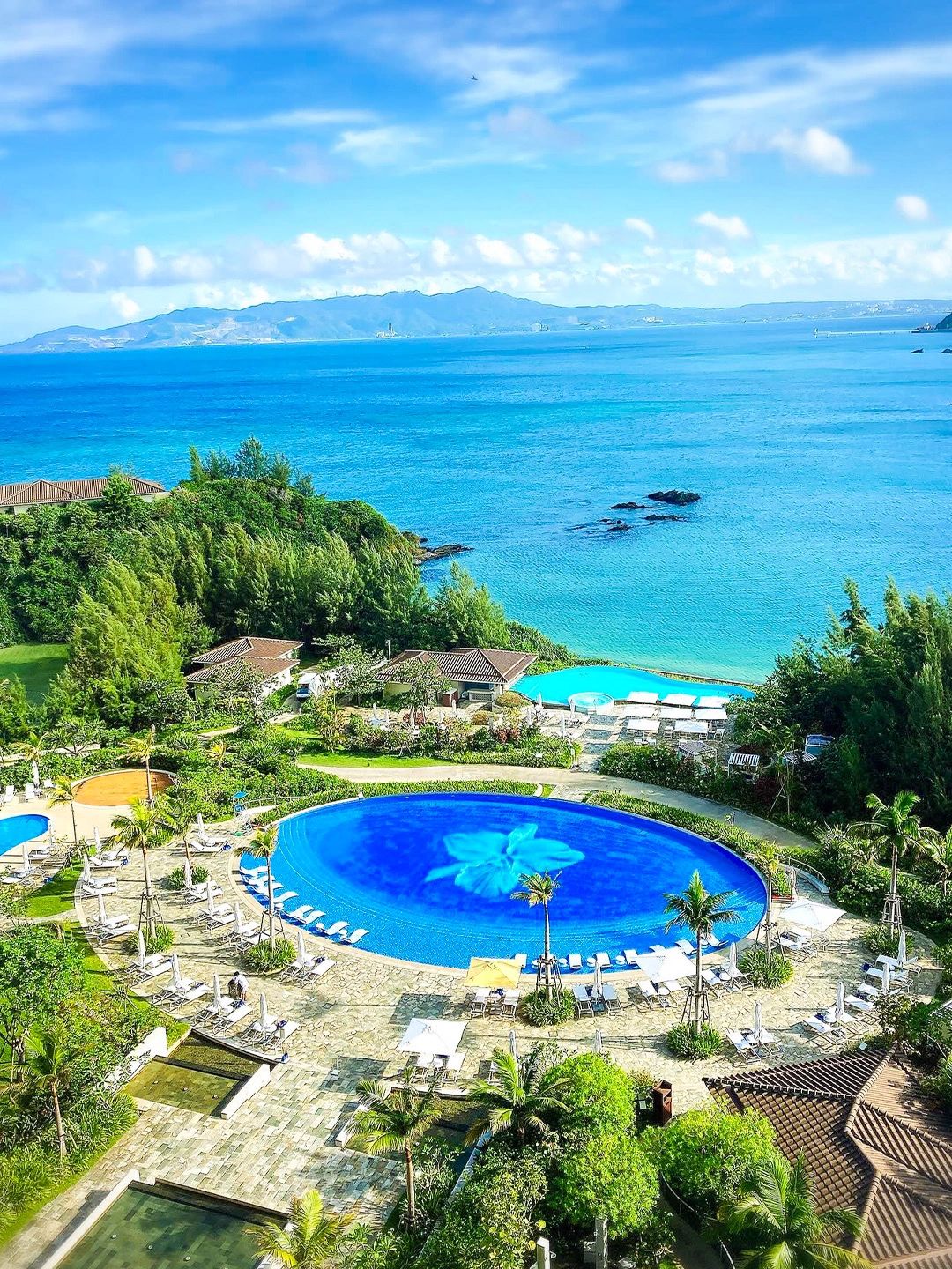 Okinawa-Halekulani Hotel occupies a 1.7km long coastline surrounded by lush Okinawa forests