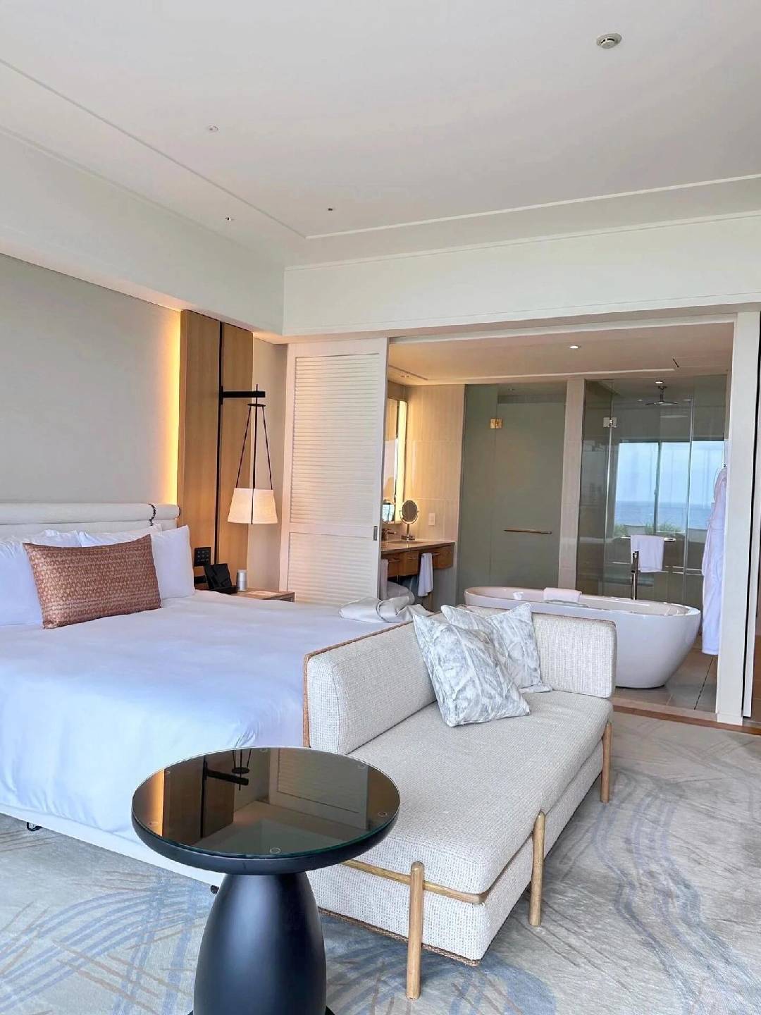 Okinawa-Halekulani Hotel in Okinawa?, surrounded by white sandy beaches and lush greenery