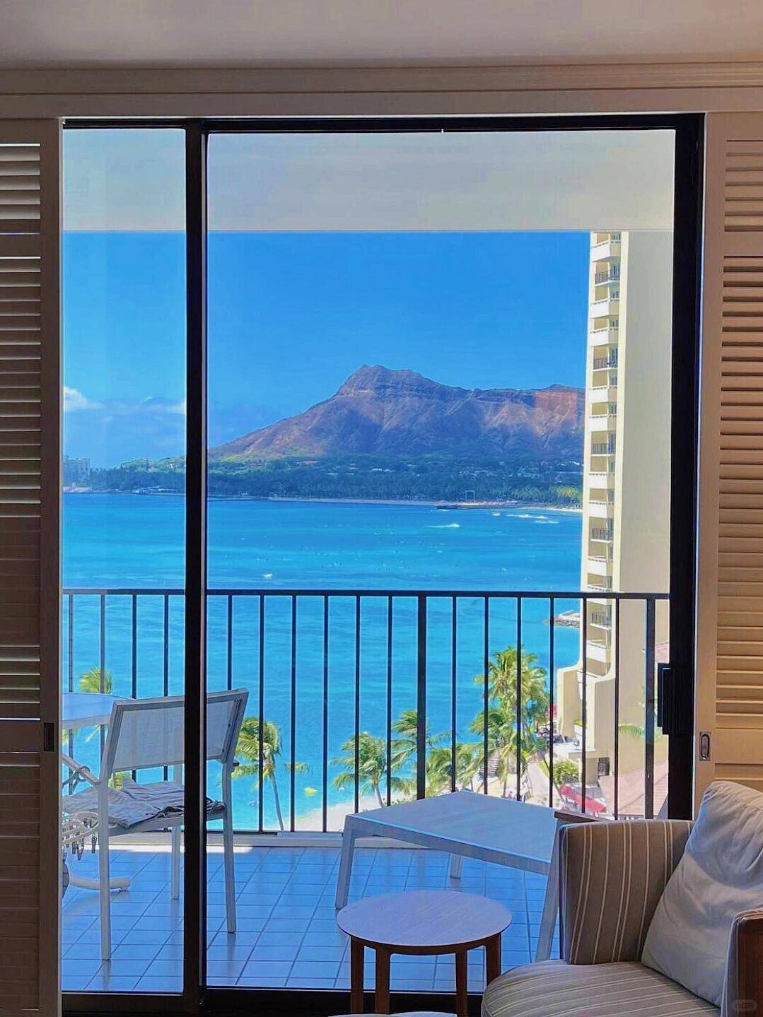 Okinawa-Halekulani Hotel in Okinawa?, surrounded by white sandy beaches and lush greenery