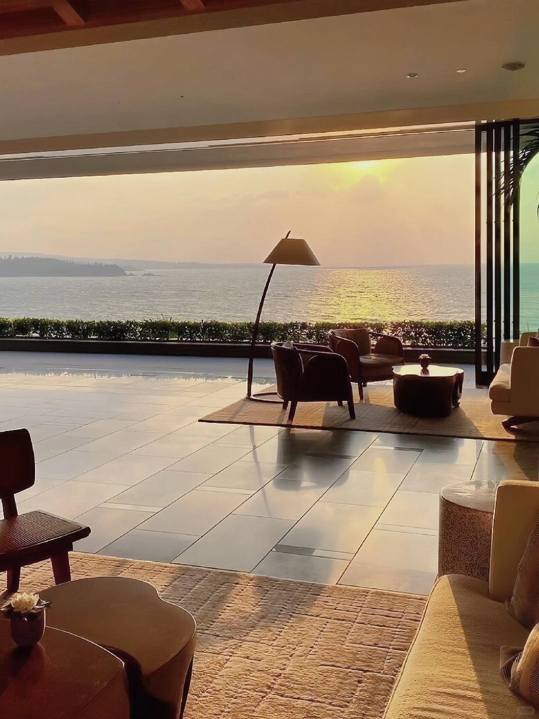Okinawa-Halekulani Hotel in Okinawa?, surrounded by white sandy beaches and lush greenery