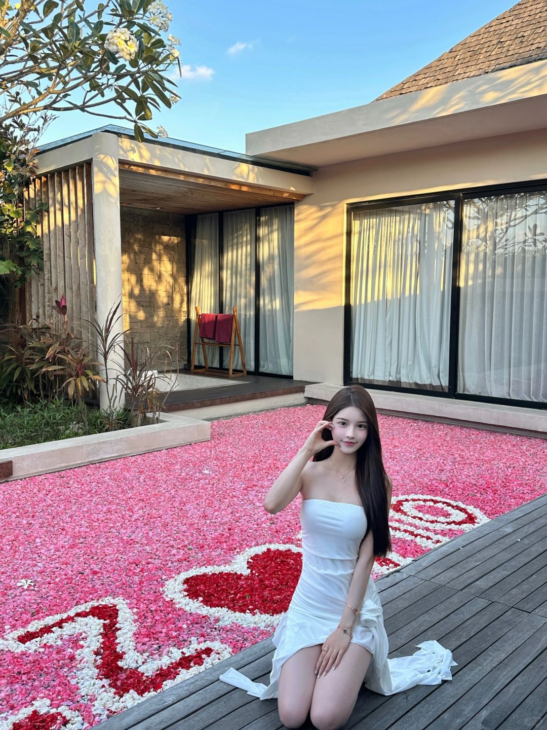 Bali-Berry Amour Romantic Hotel Villas?, experience the petal pool and floating breakfast