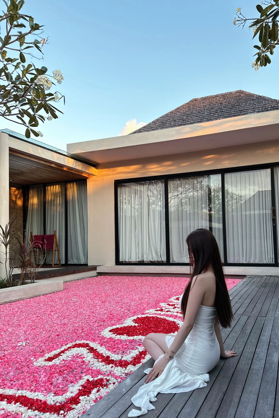 Bali-Berry Amour Romantic Hotel Villas?, experience the petal pool and floating breakfast