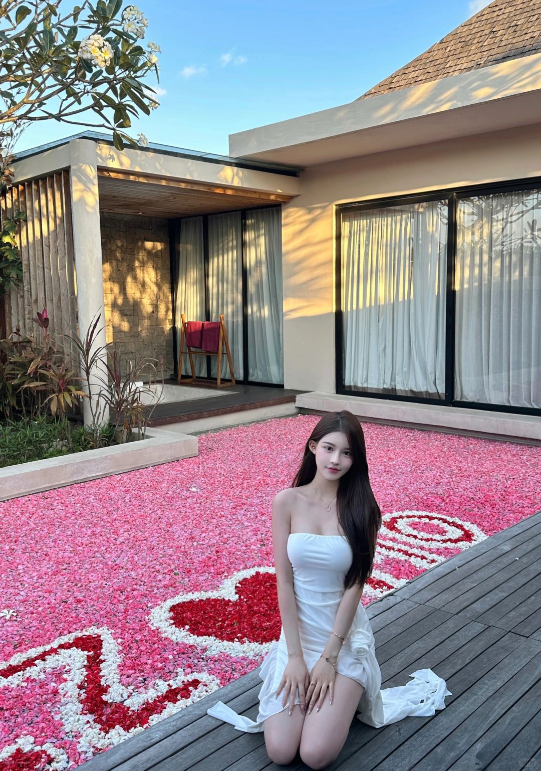 Bali-Berry Amour Romantic Hotel Villas?, experience the petal pool and floating breakfast