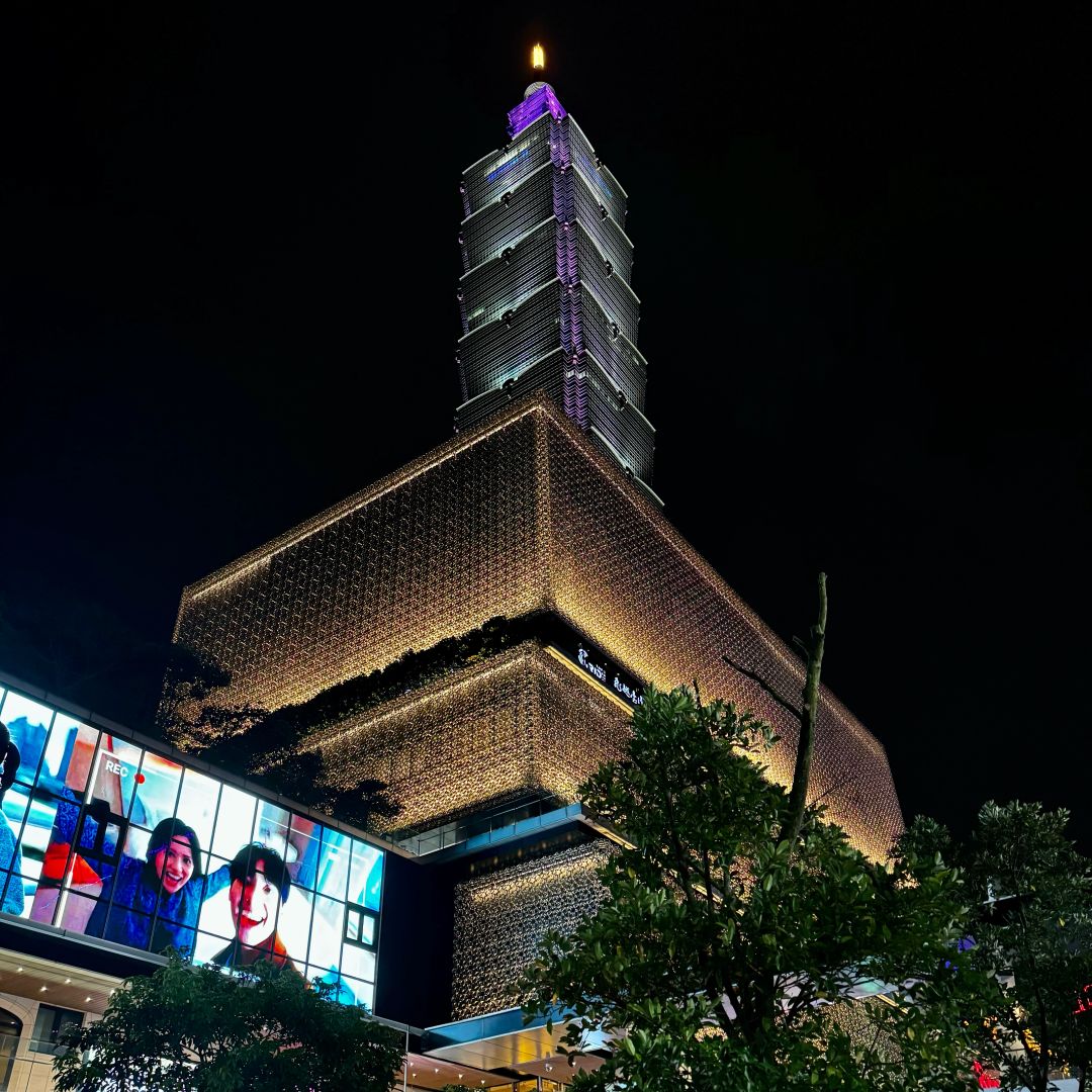 Taiwan-W Hotel Taipei is located in the most prosperous location of Xinyi District, Taipei