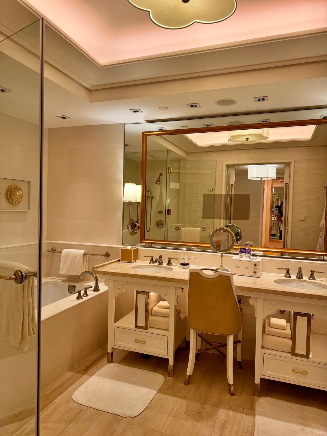 Macao-Macau Wynn Palace Casino Hotel Performance Suite, Whole House Smart System
