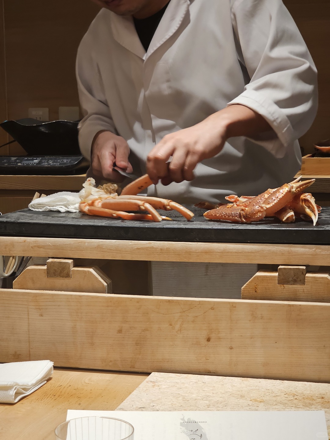 Tokyo-Kanizen, Tokyo's fresh crab restaurant, pays attention to every detail