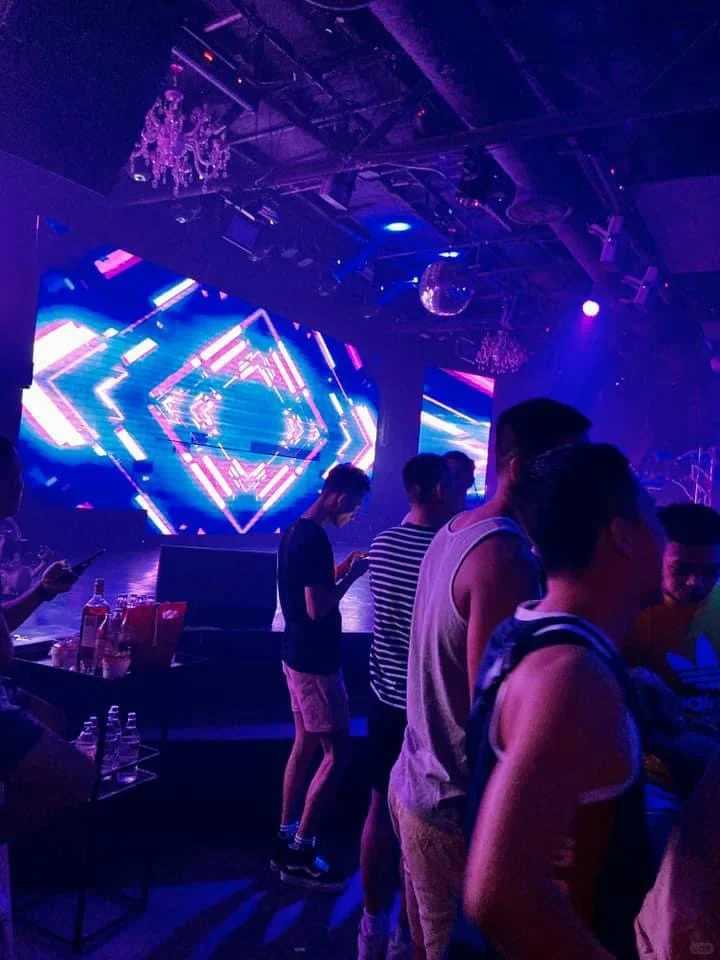 Bangkok-Fake Club The Next Gen in Bangkok?, a bar where you can feel the Thai handsome guys