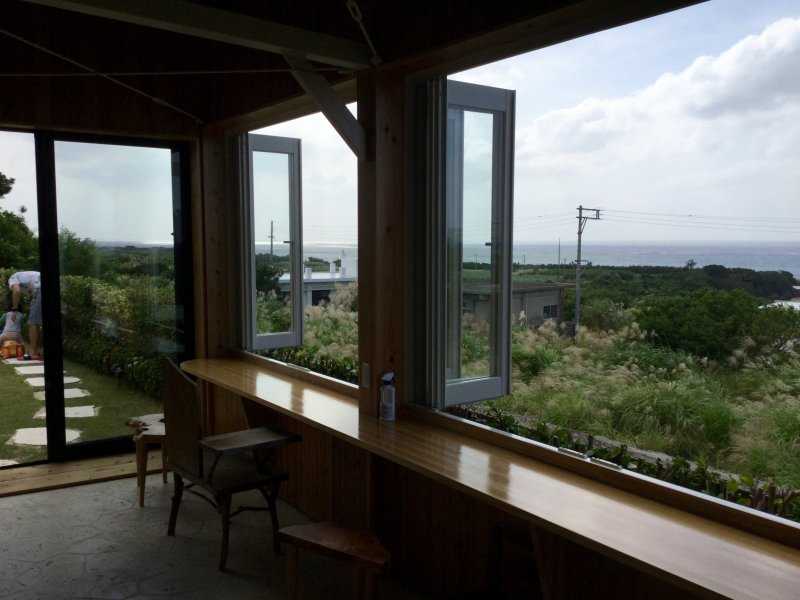 Okinawa-Umito, an Okinawa cafe and gallery, where you can enjoy a beautiful sea view and coffee