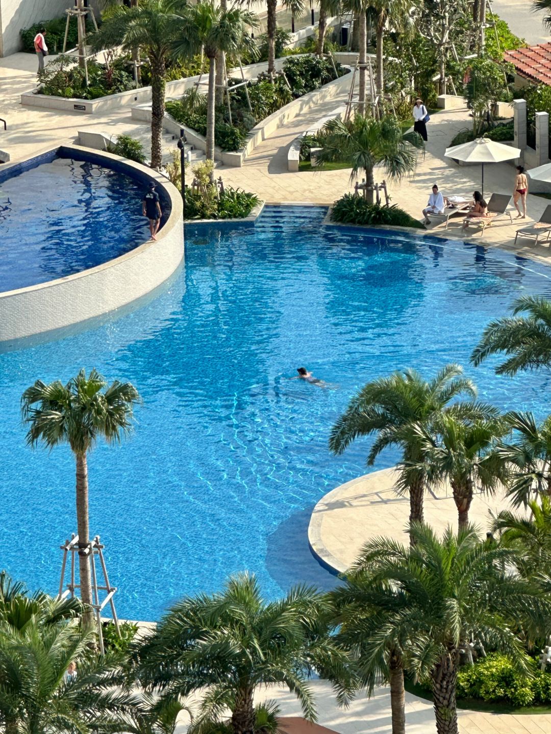 Okinawa-Okinawa Ryukyu Meijo Beach Hotel?, swimming pool and water slide are very fun