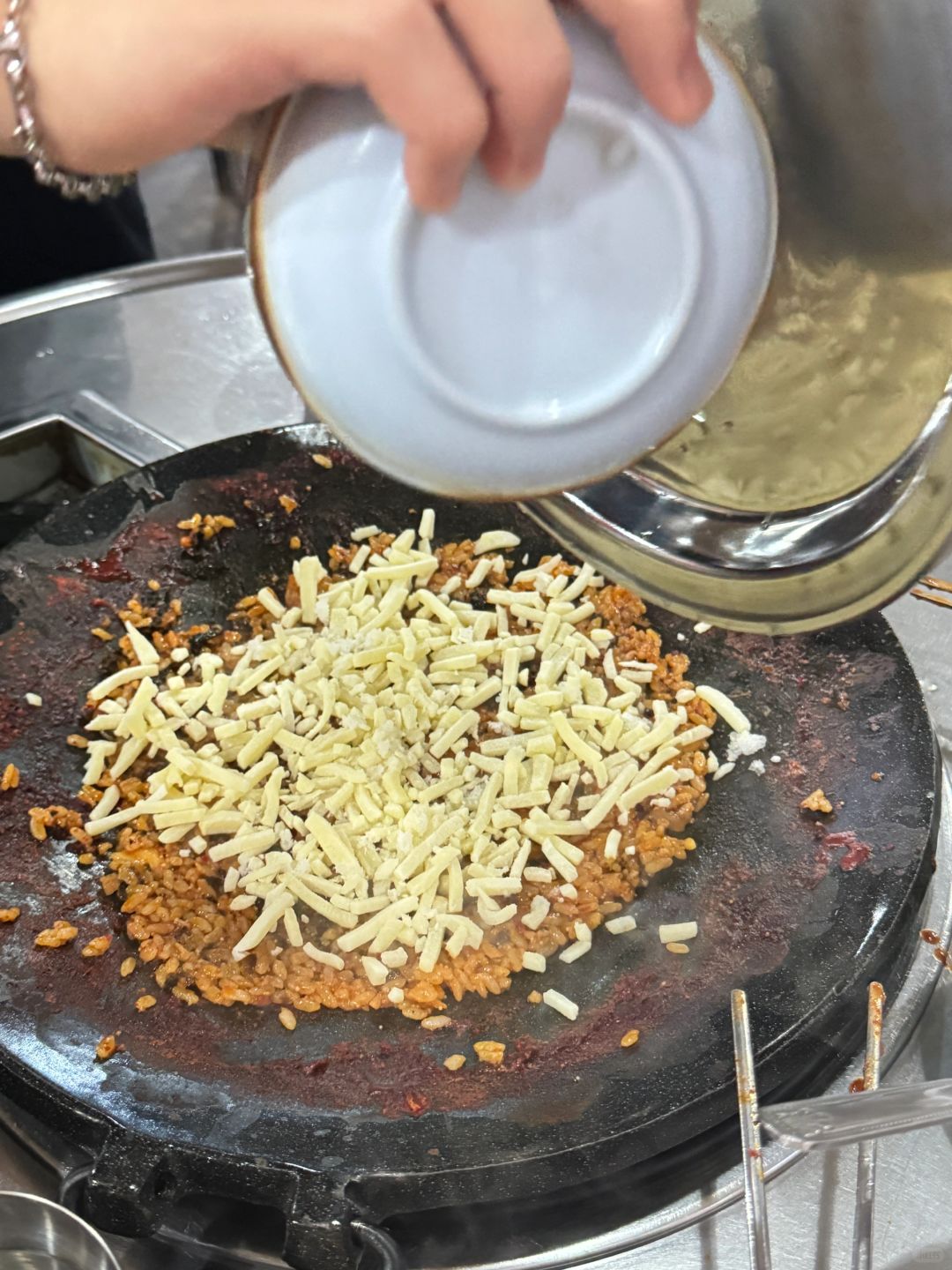 Busan/Jeju-선덕로 쭈꾸쭈꾸????️, a Korean BBQ restaurant near Shilla Duty Free Shop.
