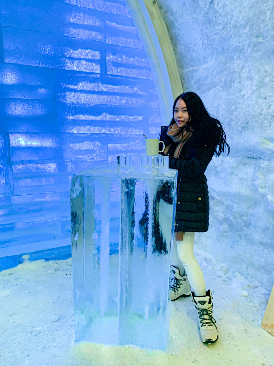 Sapporo/Hokkaido-Hokkaido Ice House Bar ICE Star resort Kiroro?, ice cubes change into colorful neon lights