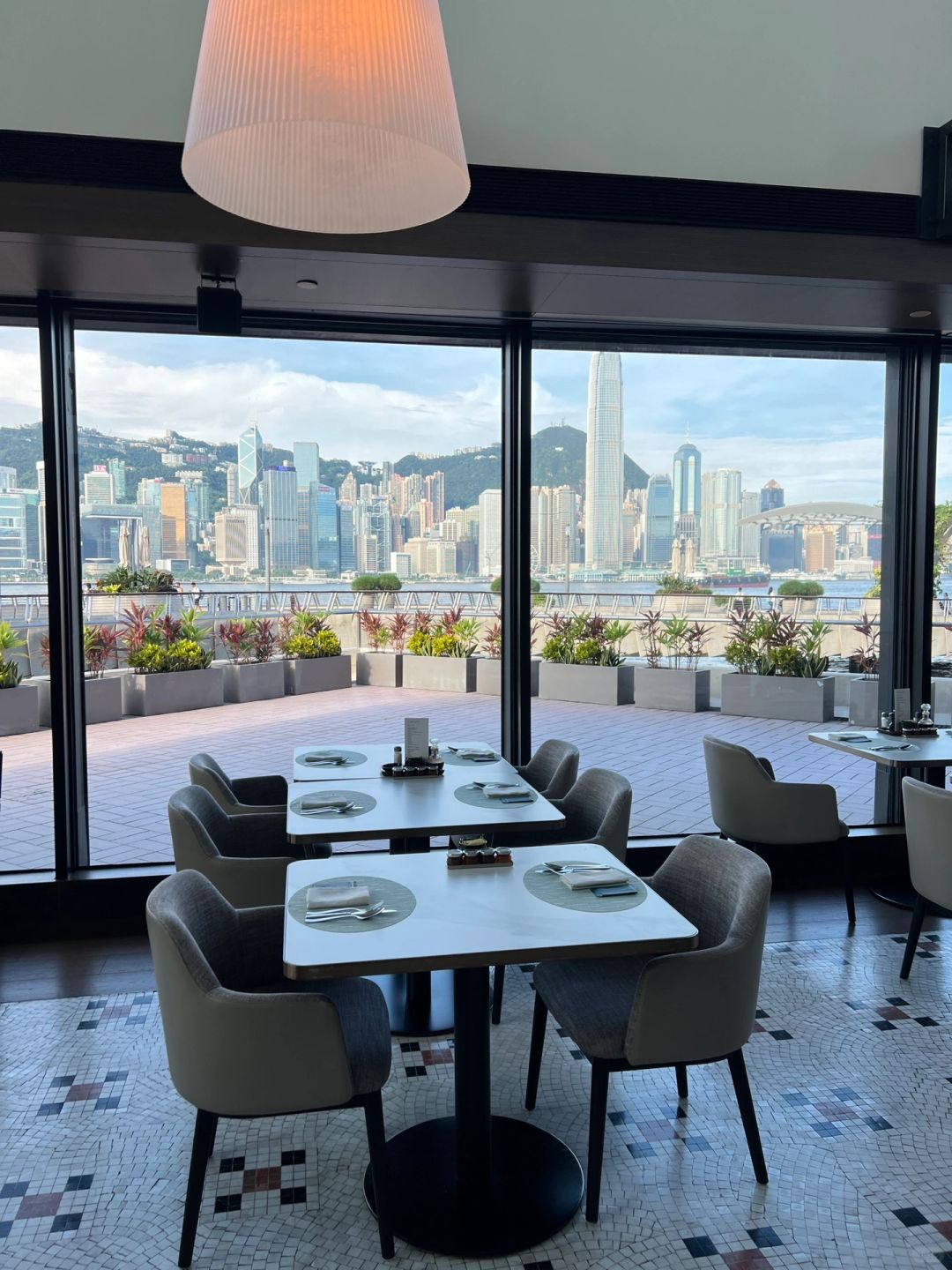 Hong kong-Stay at the Regent Hong Kong and enjoy the best view of Victoria Harbour