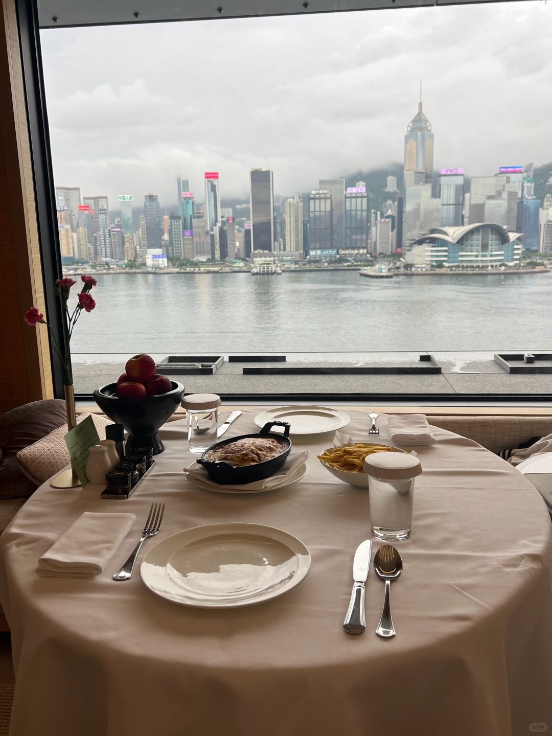 Hong kong-Stay at the Regent Hong Kong and enjoy the best view of Victoria Harbour