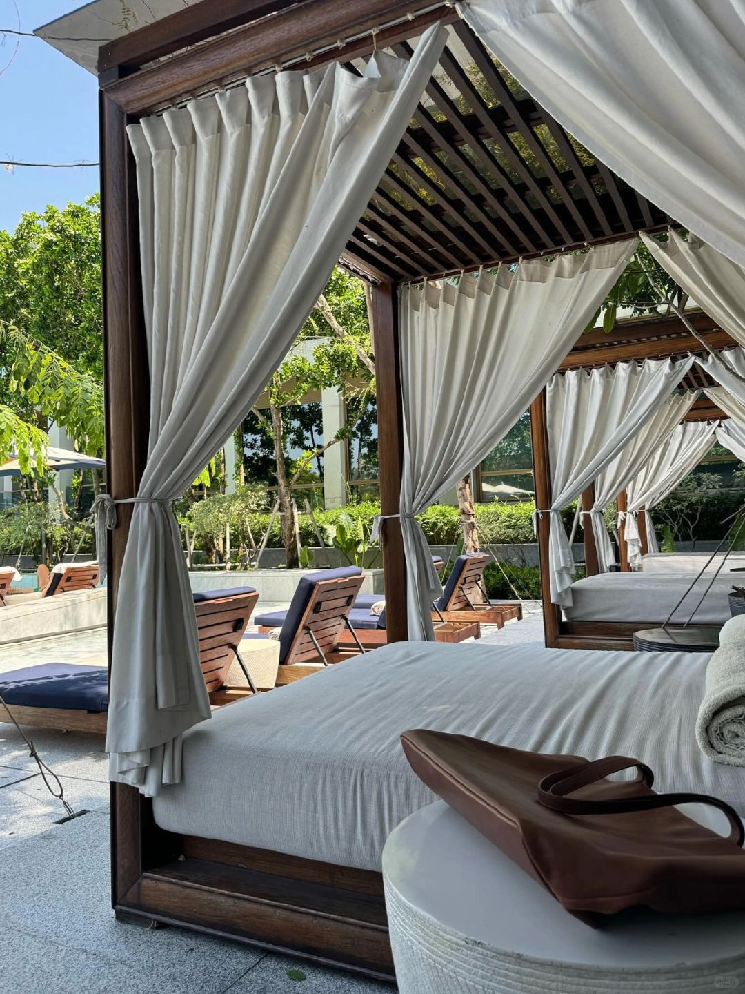 Bangkok-?Capella, Villa Deva Resort & Hotel, Away Riverside. Bangkok hotel reviews.