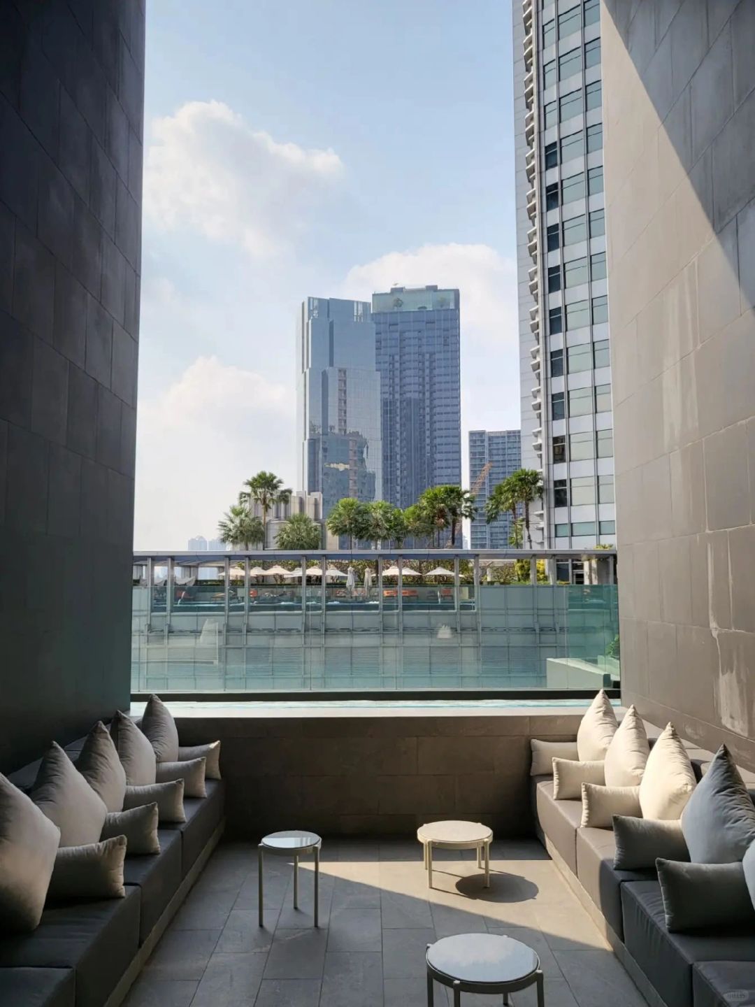 Bangkok-?Capella, Villa Deva Resort & Hotel, Away Riverside. Bangkok hotel reviews.