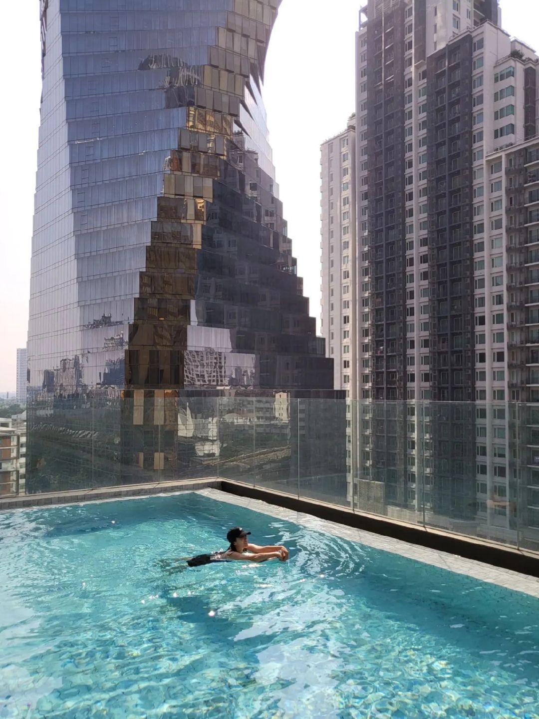 Bangkok-?Capella, Villa Deva Resort & Hotel, Away Riverside. Bangkok hotel reviews.