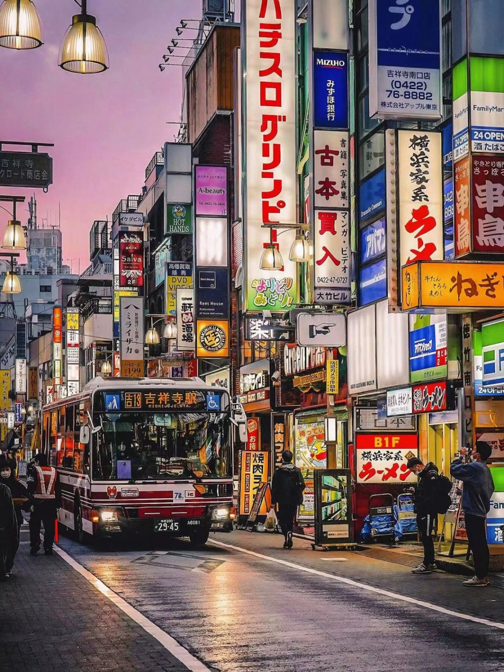 Tokyo-Kichijoji, Tokyo, ?Japan is full of life, leisurely street stroll travel