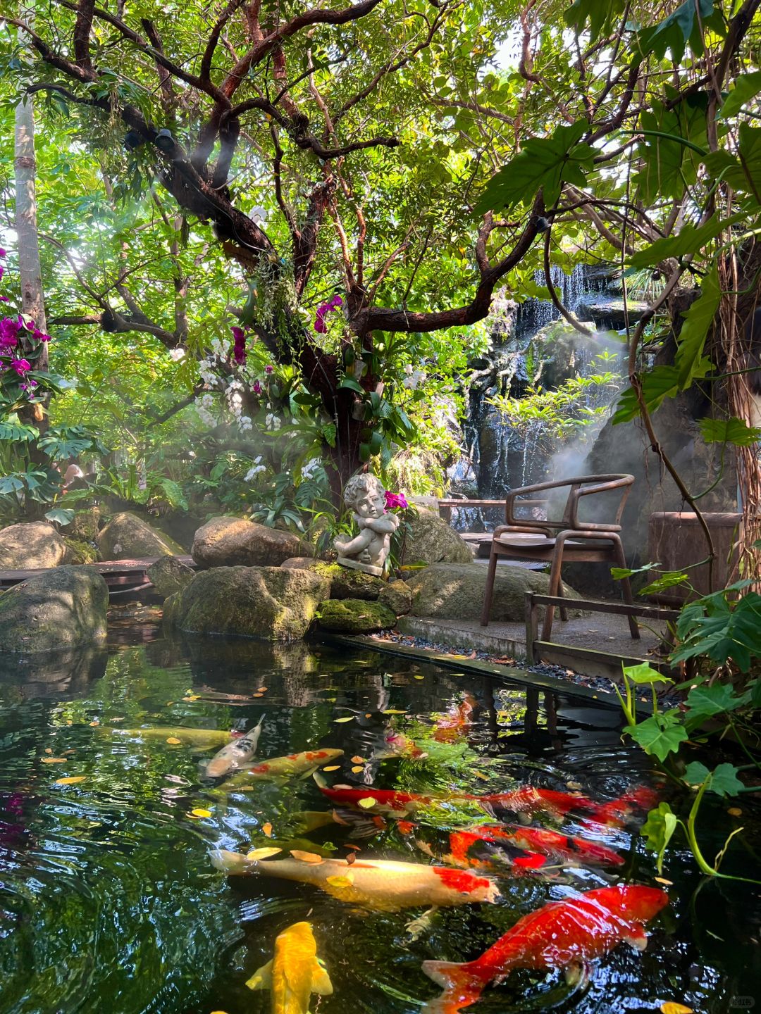 Bangkok-Baan Suan Sathon? Restaurant in Bangkok, a rainforest-style coffee shop