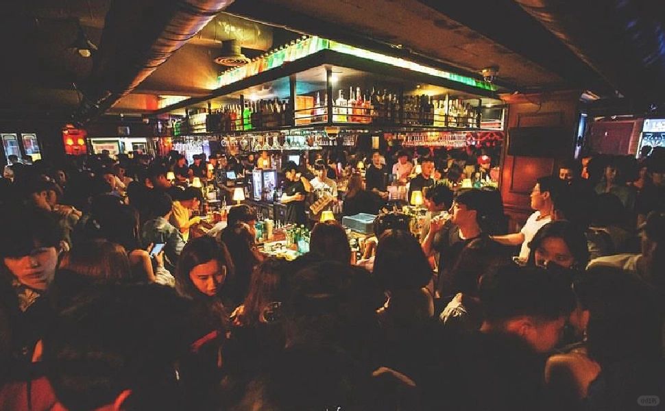 Busan/Jeju-Busan Billie Jean Bar (빌리진)?, next to Haeundae Lct, no age limit
