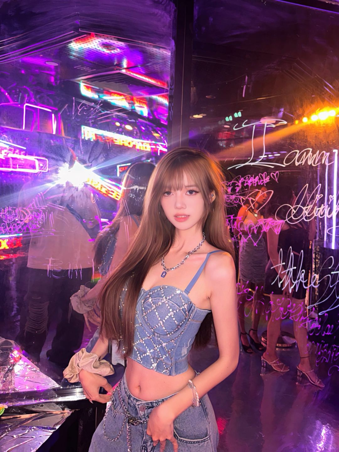Singapore-Singapore Marquee Nightclub, 18-year-old girl goes to a bar for the first time