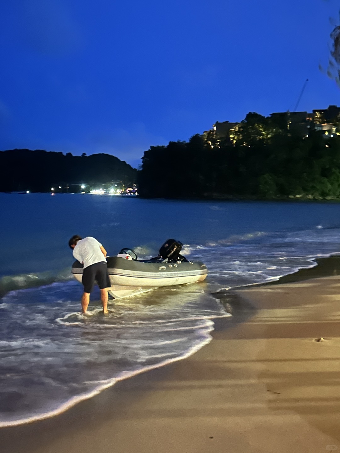 Phuket-Panwaburi Beachfront Resort, Phuket private beach, large swimming pool hotel