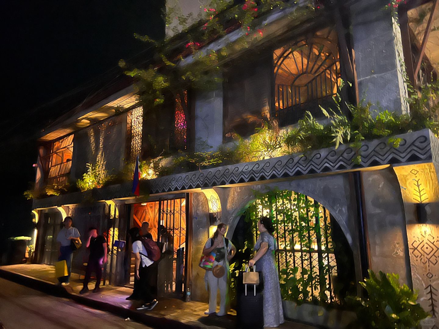 Manila/Luzon-Agimat at Ugat Foraging Bar and Kitchen?, watch live performances and sing