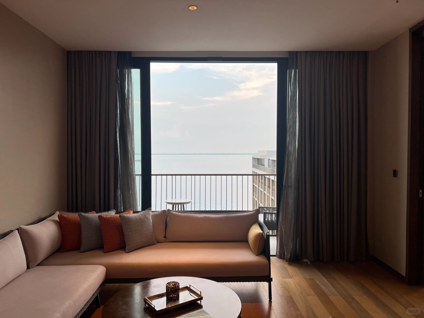 Cebu-Sheraton Cebu Resort, swimming pool, beach, sea breeze, coconut trees are all available