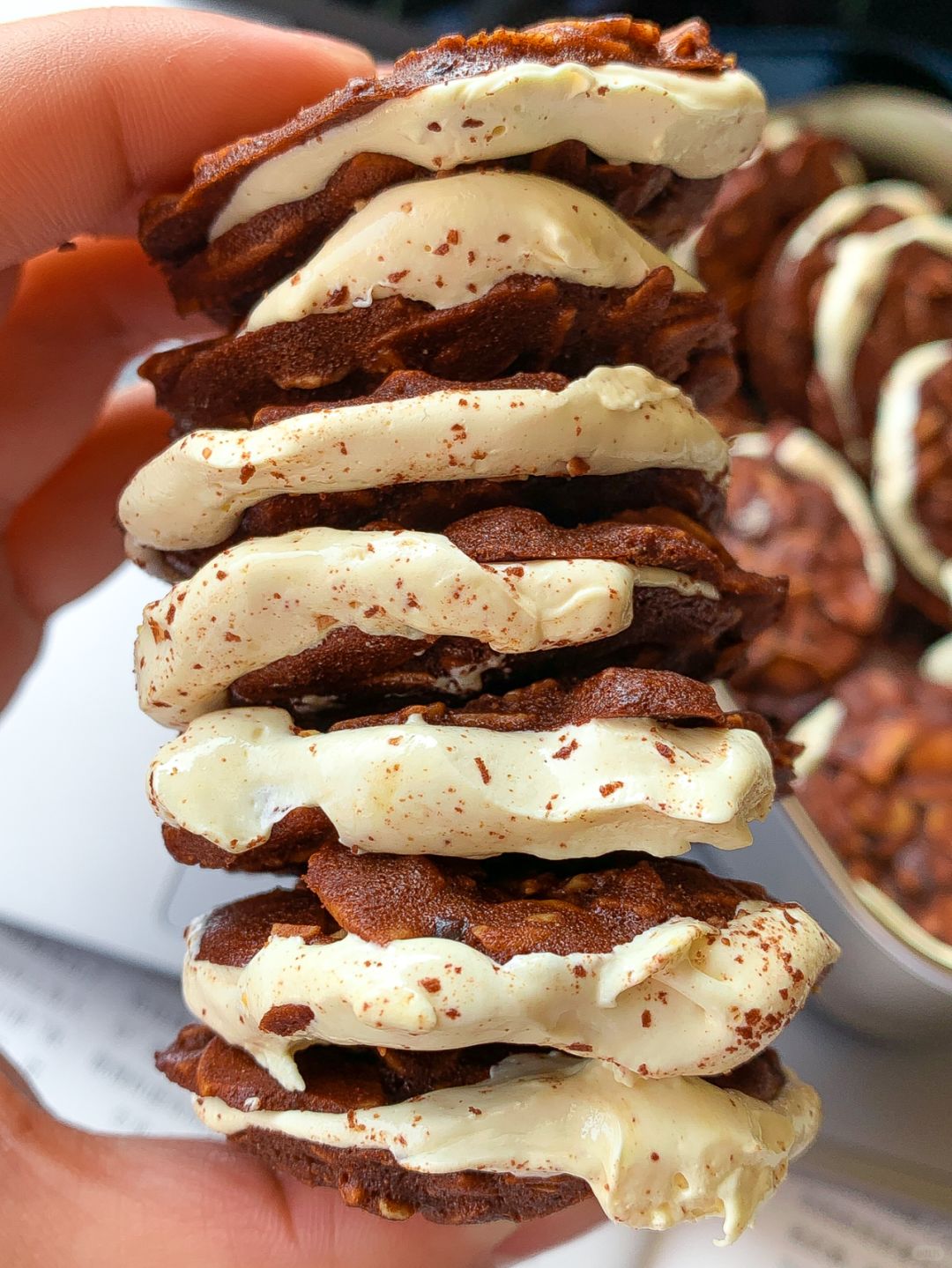 Taiwan-Taiwan's unique snack almond biscuits?, a perfect combination of chocolate and nut crust