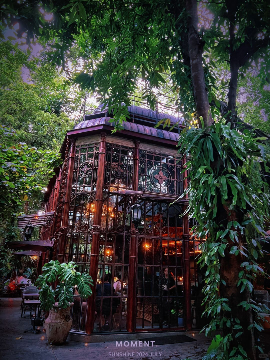 Chiang Mai-The Faces Gallery & Gastro Bar, a Thai restaurant with Angkor Wat-style decoration