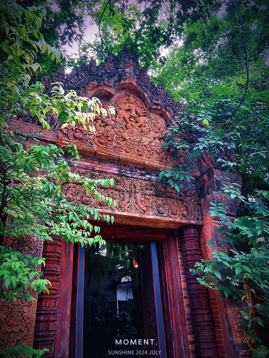 Chiang Mai-The Faces Gallery & Gastro Bar, a Thai restaurant with Angkor Wat-style decoration