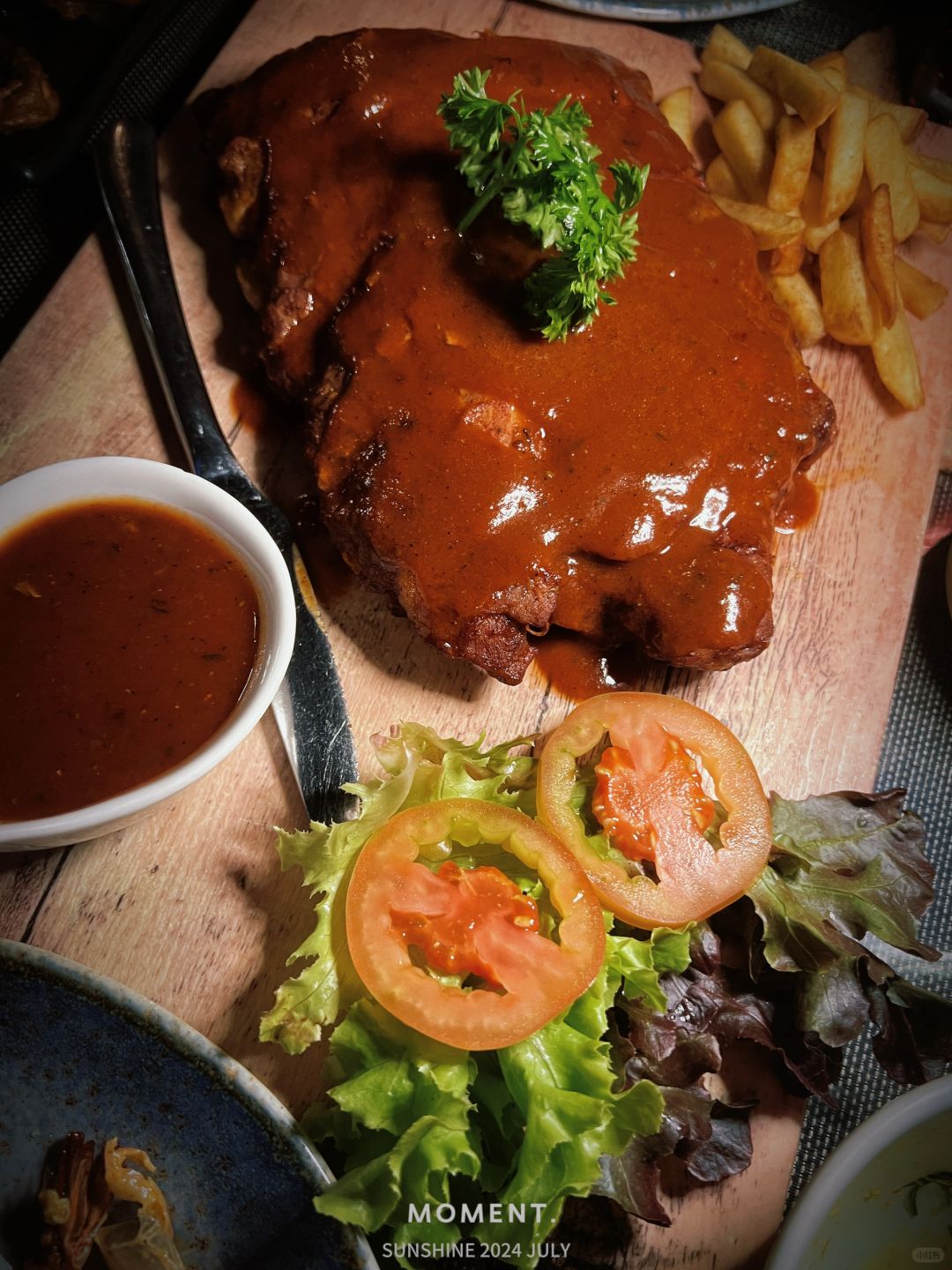 Chiang Mai-The Faces Gallery & Gastro Bar, a Thai restaurant with Angkor Wat-style decoration