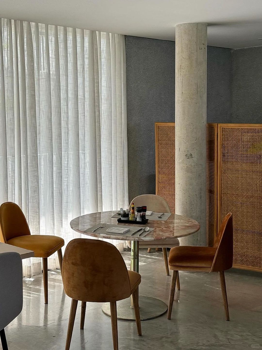 Hua Hin-Sundance DayClub Hua Hin Hotel, simple industrial style, rooms right by the beach