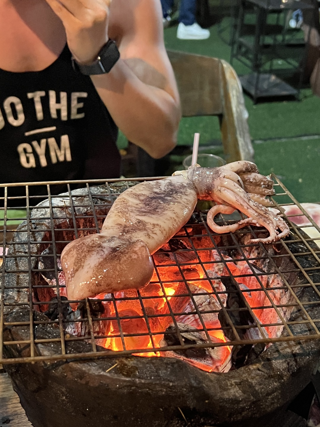 Pattaya-บริษัท ล๊อบสเตอร์พอต จำกัด, Seafood barbecue buffet, crab, prawns, squid, oysters