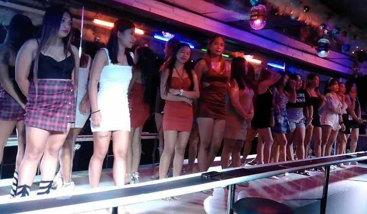 Clark/Angel City-Angeles City Red Light District Bar Guide: How to Have a Drink with a Girl You Like