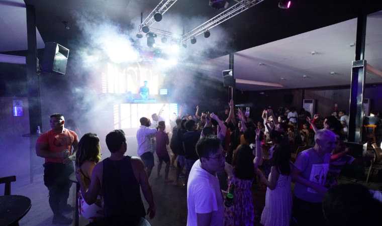 Boracay-Boracay's hottest beach nightclub under the starry sky: OM Bar