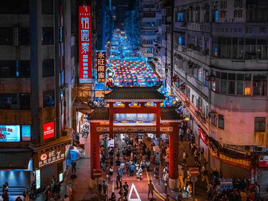 Hong kong-Temple Street is a unique nightlife hotspot in Hong Kong, with a vibrant nightlife